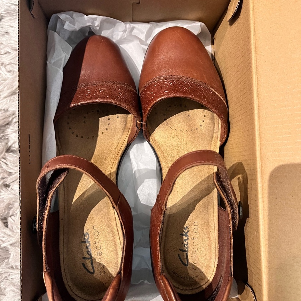 Clarks Women's Brown Leather Shoes